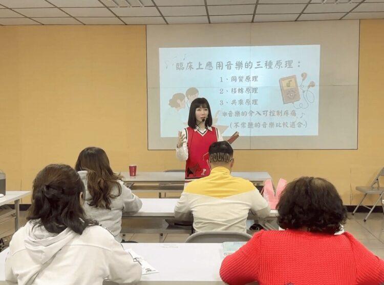 謝惠貞投身音樂治療關懷教學,期待協助更多照顧者減緩照顧壓力。