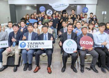 臺科大碳盤系統捐贈儀式 來賓共同合影_s