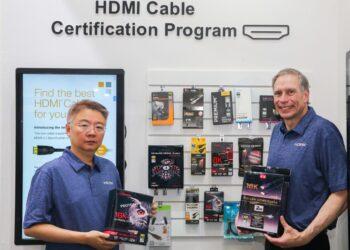 【HDMI新聞照片】HDMI協會執行長Rob Tobias(右)與臺灣區市場與業務開發協理馬銘倫發表最新HDMI 2.2規格