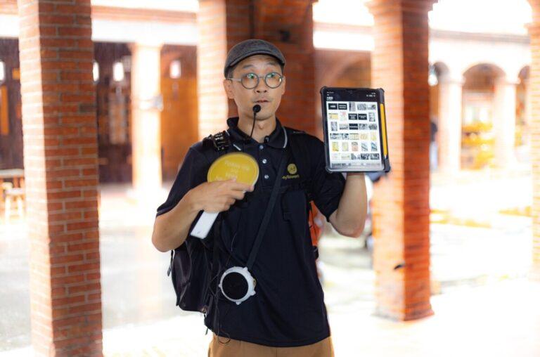 圖說：MyTaiwanTour專業導遊帶領，以活潑生動的方式講解大稻埕百年歷史脈絡與特色老建築，深度體驗台灣文化之美。（資料來源：飛亞旅行社）