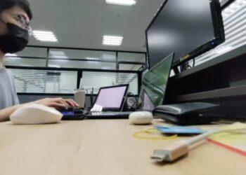 柯瑋宸於聚騰科技工作圖