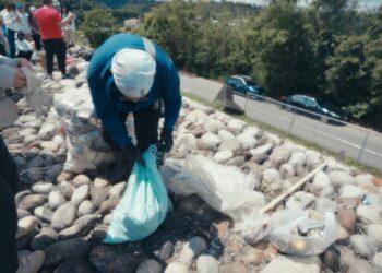 圖說：生態貓食品牌「貪貪Munchee」攜手台灣石虎保育協會，號召近30位民眾舉辦淨溪活動，清出逾26公斤垃圾。（資料來源：貪貪Munchee）