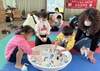2大寮區小紅豆才藝營透過科學實驗讓孩子了解地球暖化的議題