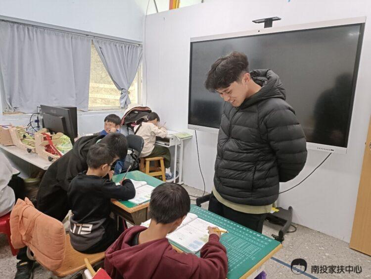 德鹿谷國小課後照顧服務