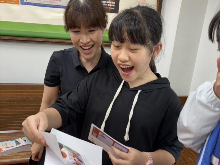 開心揭曉，究竟是哪位孩子選擇了我們呢？(曾令琳醫師與女兒)