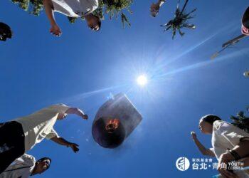 與北投少輔組合作平溪一日遊探訪在地文化也進行了法治宣導