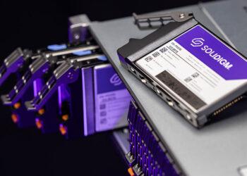 【新聞圖片】Solidigm AI 中央實驗室配置 192 顆 Solidigm D5-P5336 SSD，每顆容量高達 122TB，整體僅使用 16U 機架空間就可容納高達 23.6PB 的儲存容量