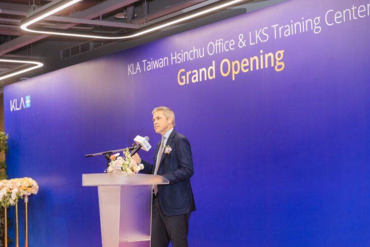 圖一：KLA總裁暨執行長Rick Wallace今日（14）於台灣總部新辦公室暨全球最大LKS訓練中心啟用典禮致詞。_