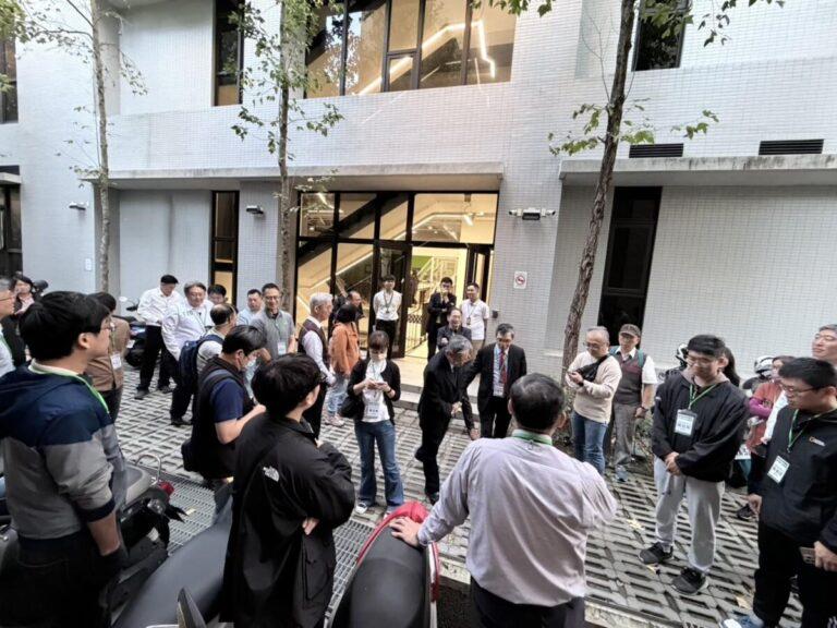 圖說：本次參訪的國泰人壽烏日大樓，即為民間自主推動既有建築淨零轉型的具體成果。