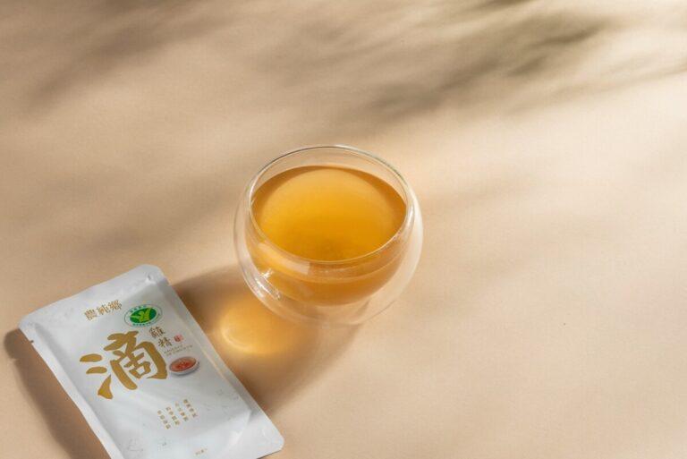 圖說:只取第一道初淬精華、不摻水、慢慢滴煉,清爽無負擔,成為許多媽媽與網友安心選擇的日常補養。(資料來源:農純鄉)