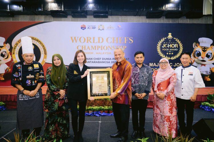 世界廚藝大賽於柔佛新山舉行,並獲 ASEAN RECORDS 認證
